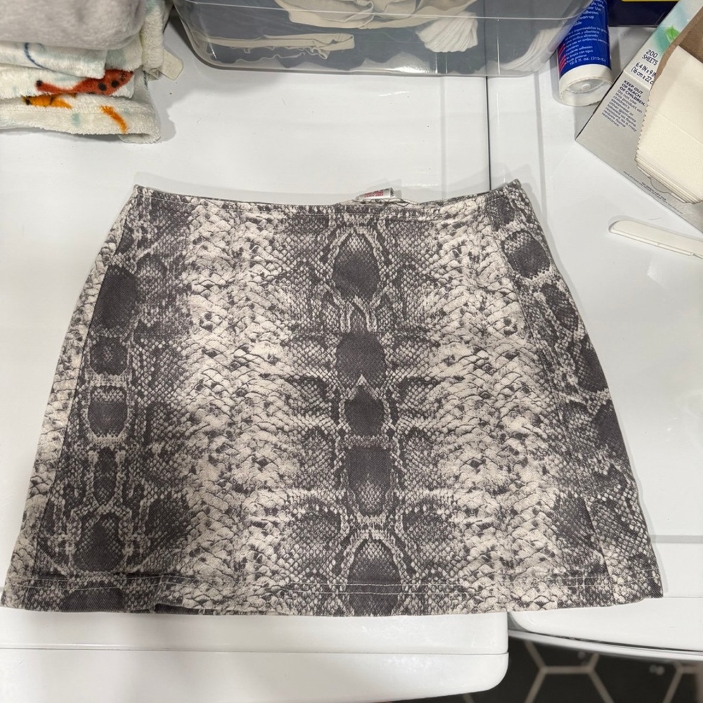 BDG Black and Gray Snake Print Pencil Skirt